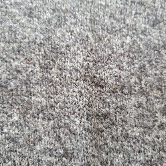 Vintage Jantzen Gray Wool Knit V-Neck Sleeveless Sweater Vest Made In USA - Picture 3 of 6